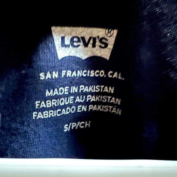 Levi’s t shirt - Picture 2 of 2